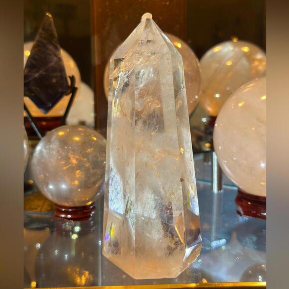 Clear Quartz Rainbow Inclusions - Picture 1 of 4